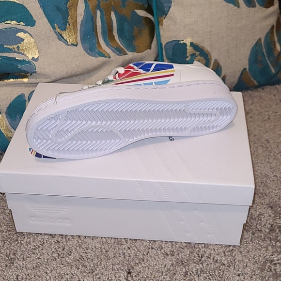 Adidas SUPERSTAR PURE J *NEVER WORN* - Picture 2 of 4